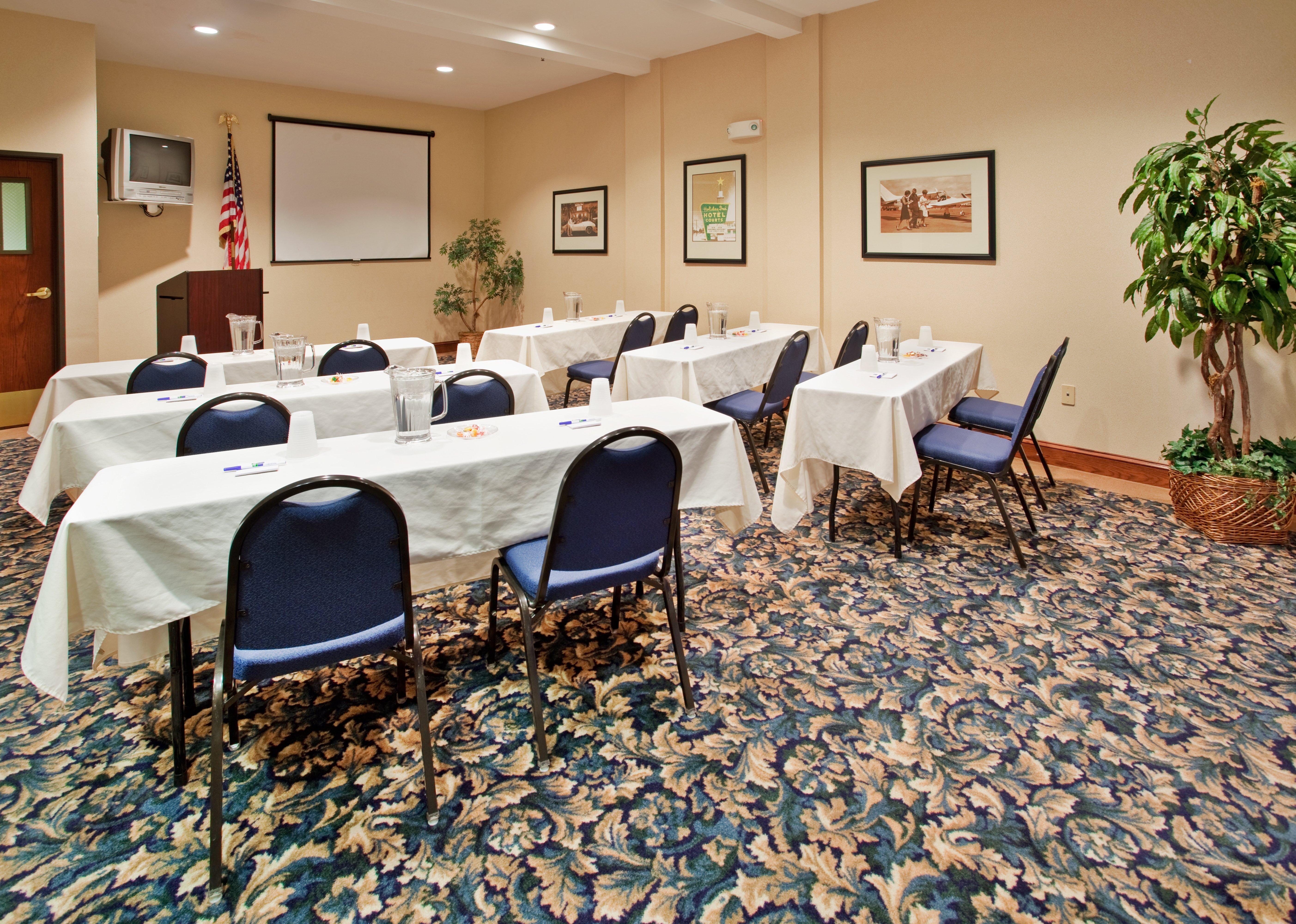 Holiday Inn Express Hotel & Suites Farmington, An Ihg Hotel Екстериор снимка