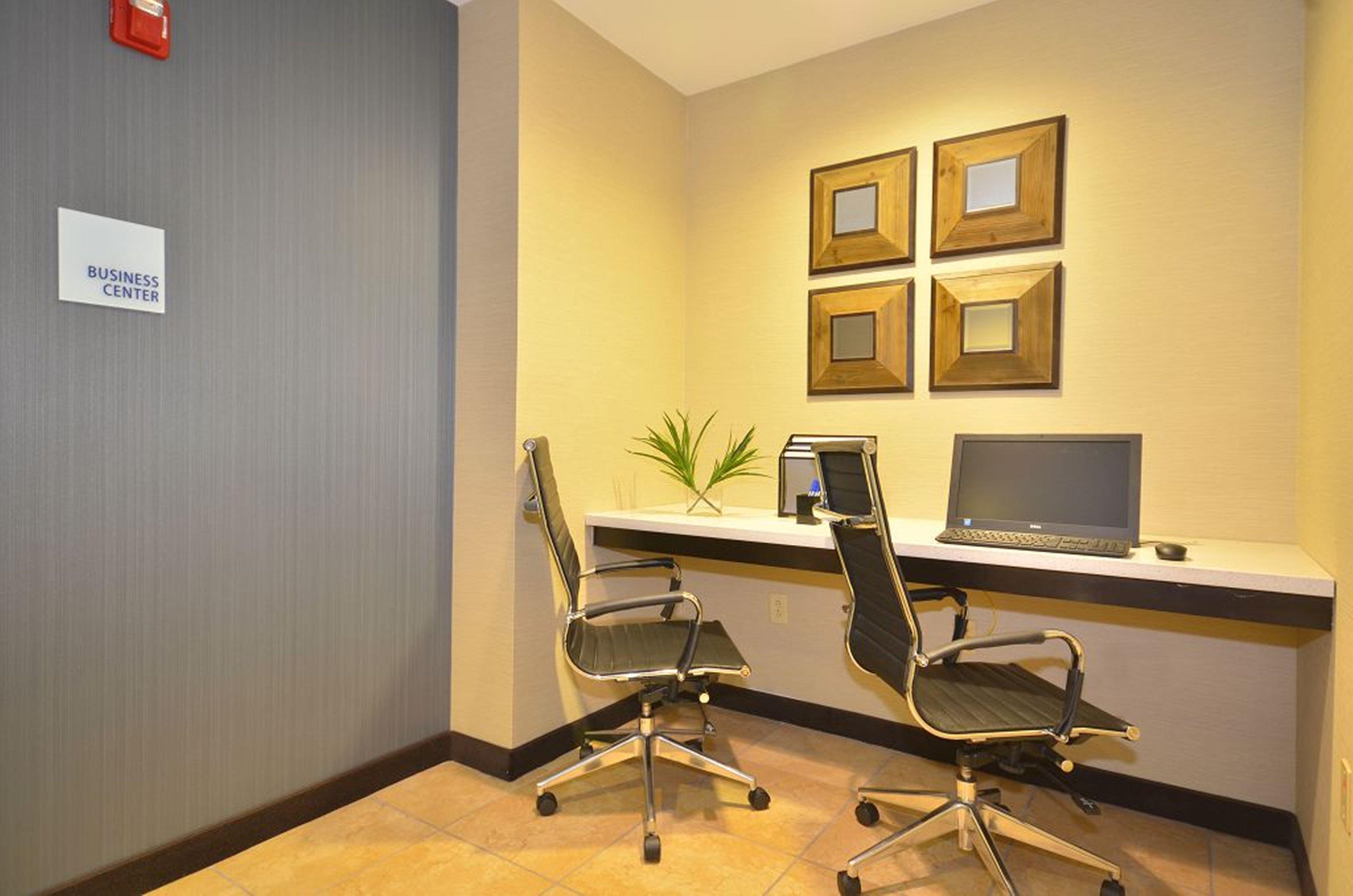 Holiday Inn Express Hotel & Suites Farmington, An Ihg Hotel Екстериор снимка