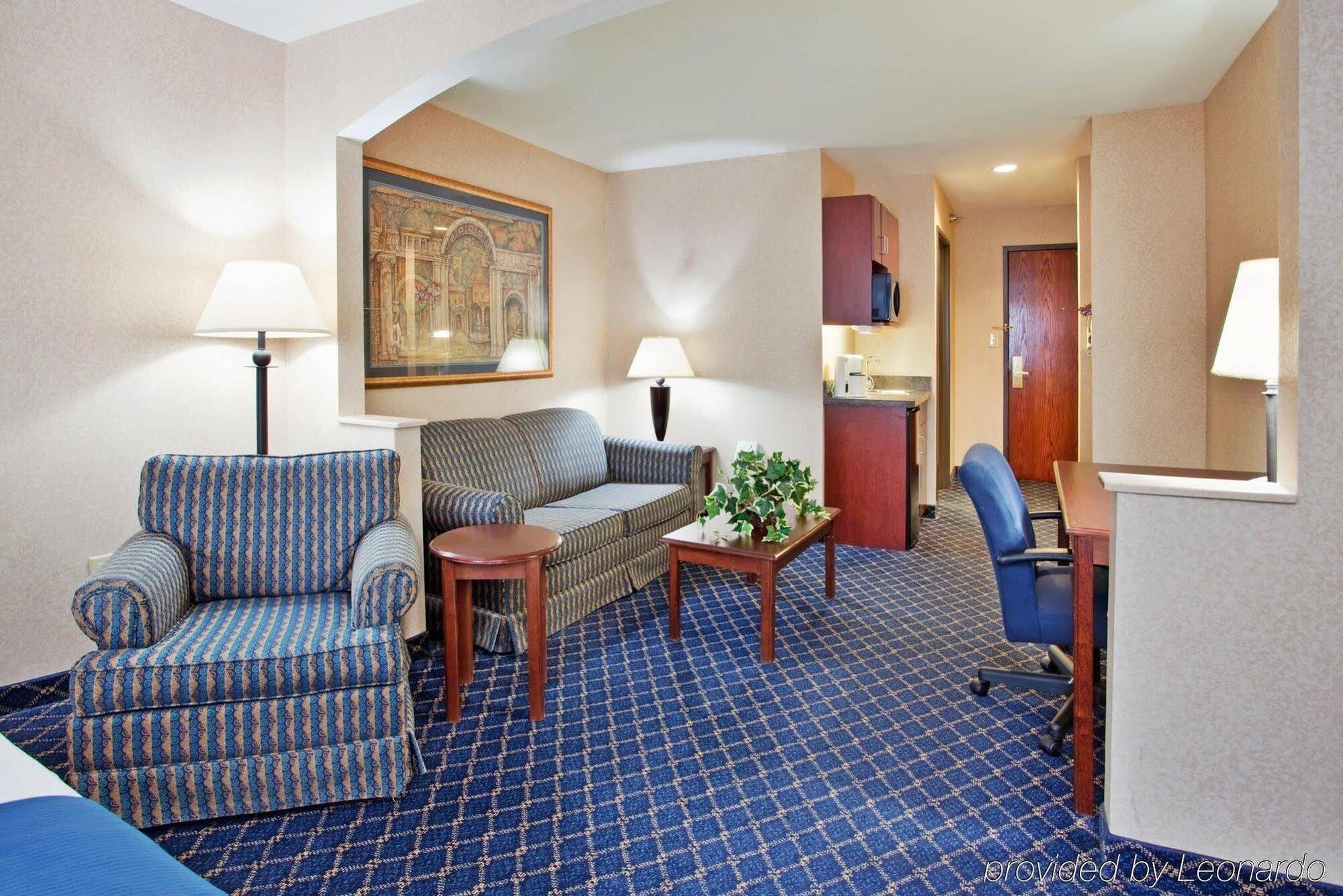 Holiday Inn Express Hotel & Suites Farmington, An Ihg Hotel Екстериор снимка