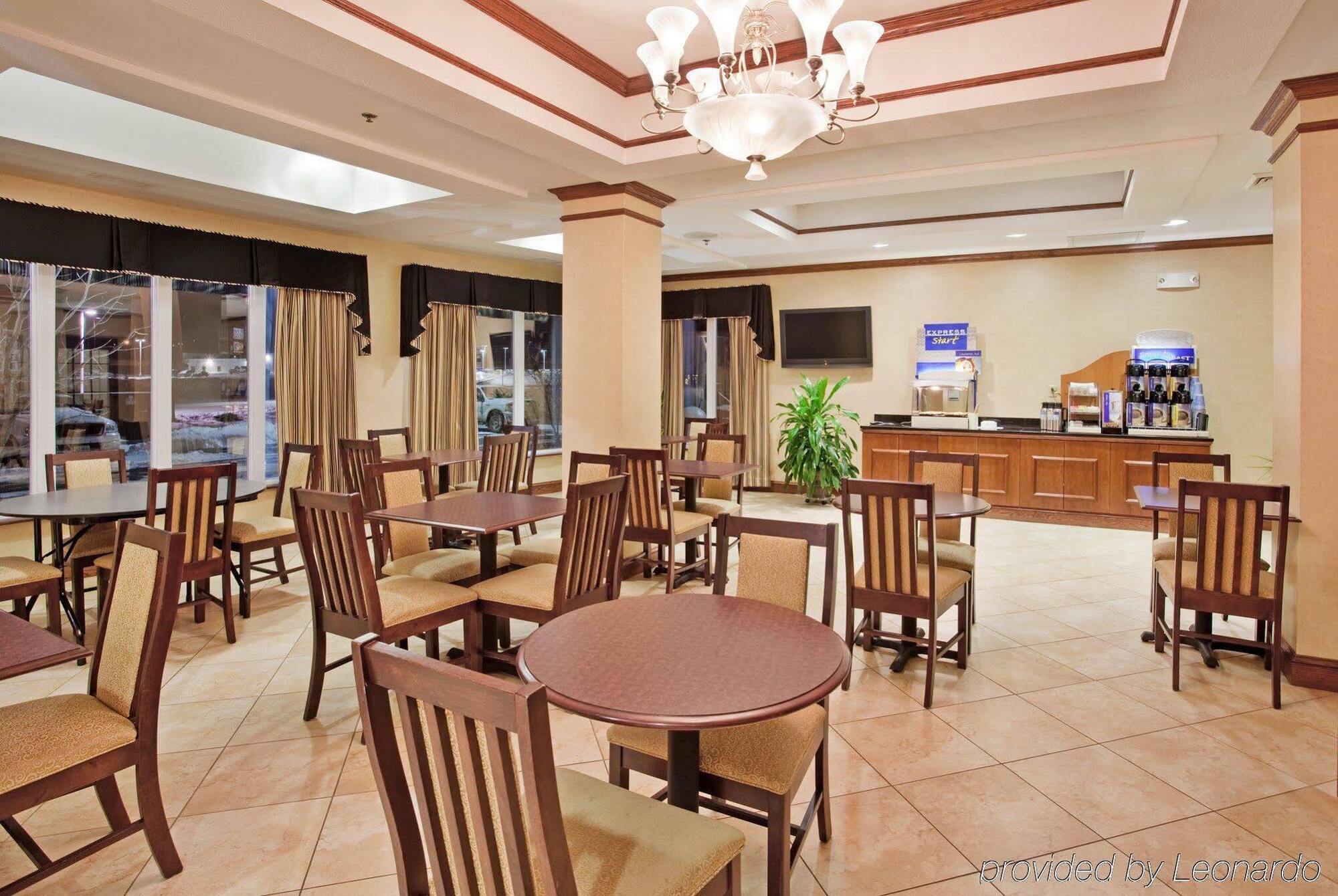 Holiday Inn Express Hotel & Suites Farmington, An Ihg Hotel Екстериор снимка