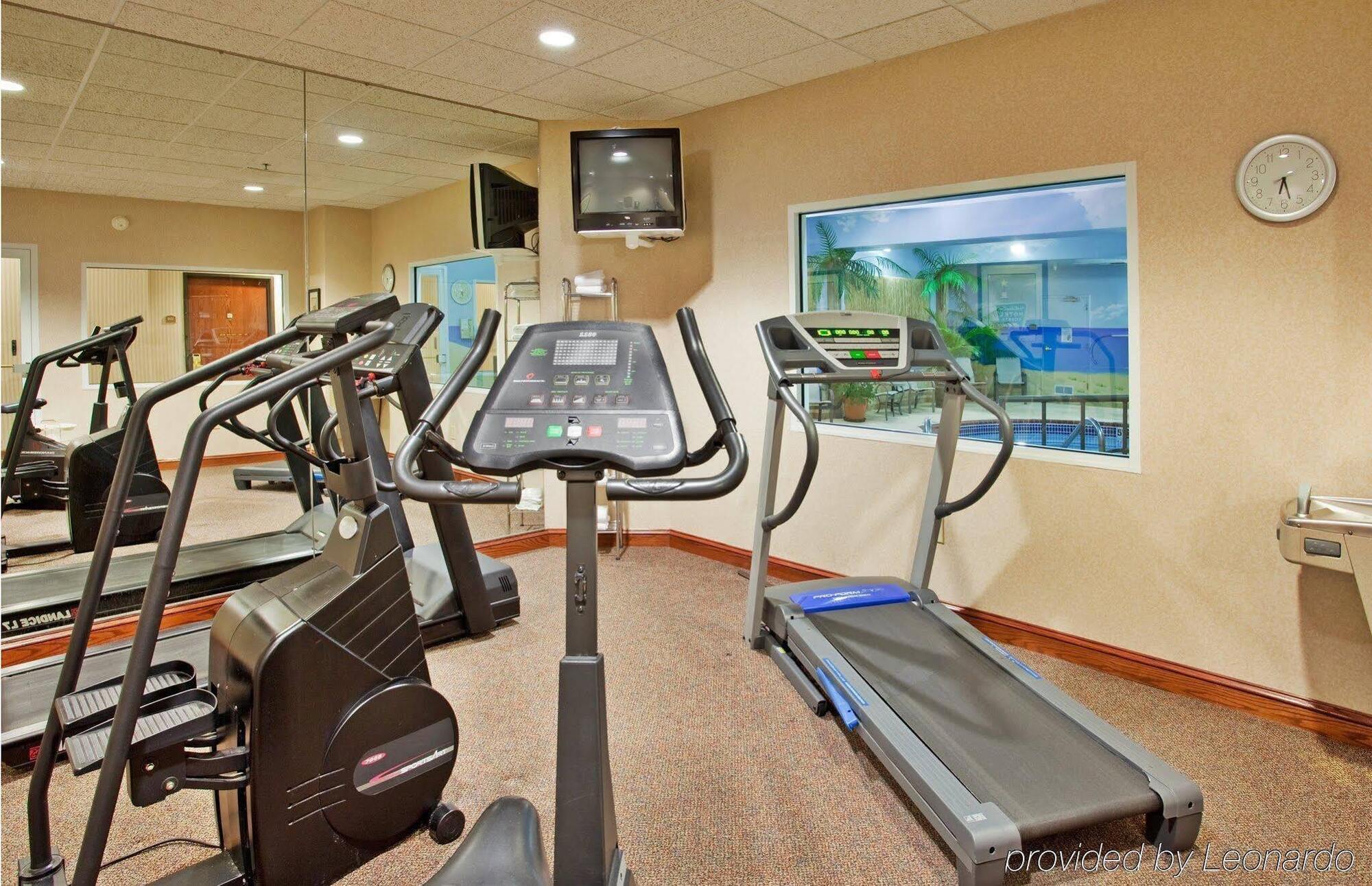 Holiday Inn Express Hotel & Suites Farmington, An Ihg Hotel Екстериор снимка